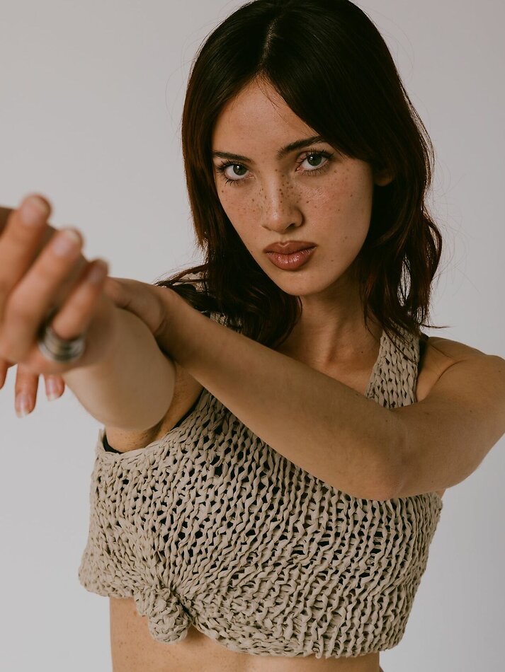 Isabel Lotus